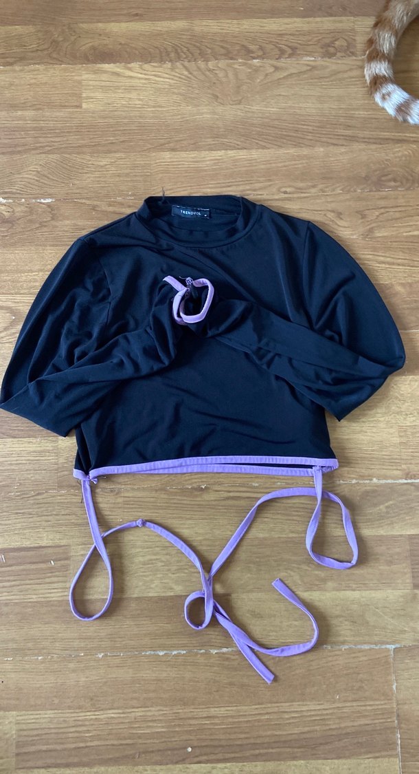 Mor Detaylı Uzun Kollu Crop Top - Görsel 3