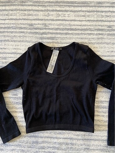Dilvin Dilvin crop