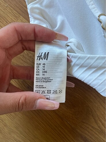 46 Beden beyaz Renk H&M bikini üstü
