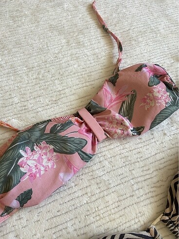 m Beden Bikini üstü
