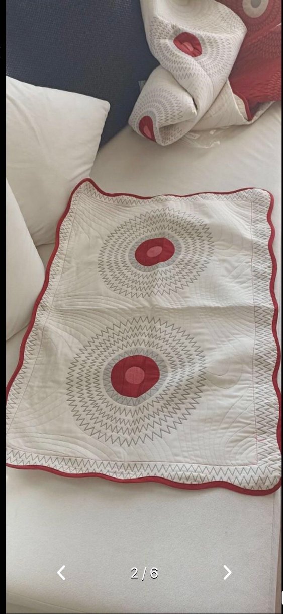 Kırmızı Nakışlı Gri Desenli Yatak örtüsü - Görsel 2