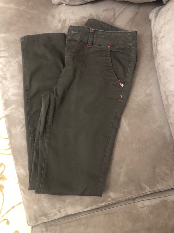 Kız Çocuk Kahverengi Düğmeli Kot Pantolon - Görsel 4