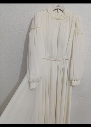 Uzun Kollu Beyaz Piliseli Klasik Elbise - Görsel 2