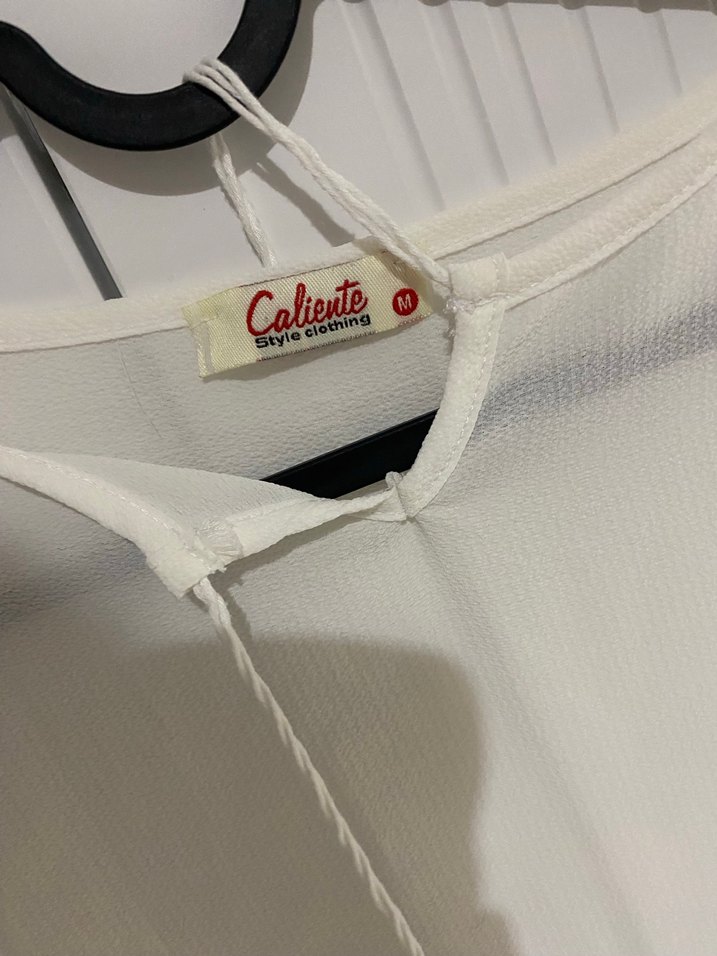 Püsküllü Beyaz Pamuklu Uzun Kollu Bluz - Görsel 2