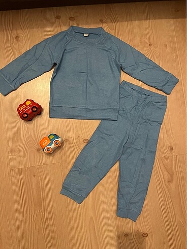 İnce triko takım 3 yaş - Görsel 2