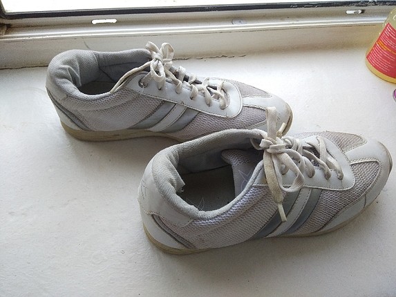 39 Beden beyaz Kinetix spor ayakkabı