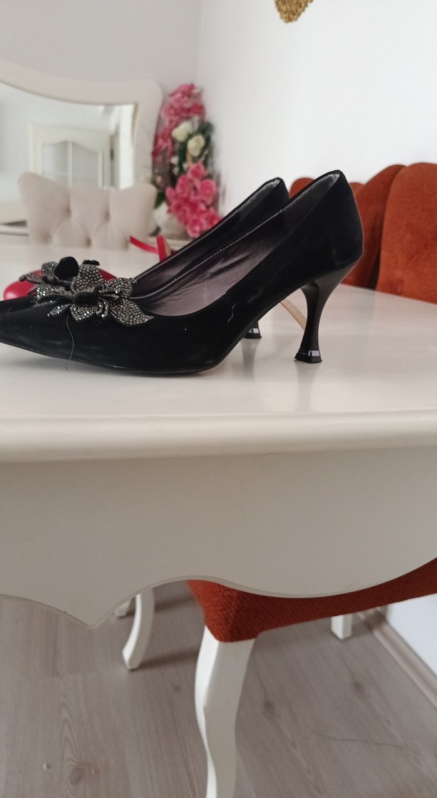 Kemer Detaylı Siyah Yüksek Topuklu Stiletto - Görsel 2