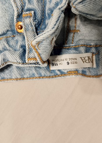 Düğmeli Mini Kot Şort zara - Görsel 3