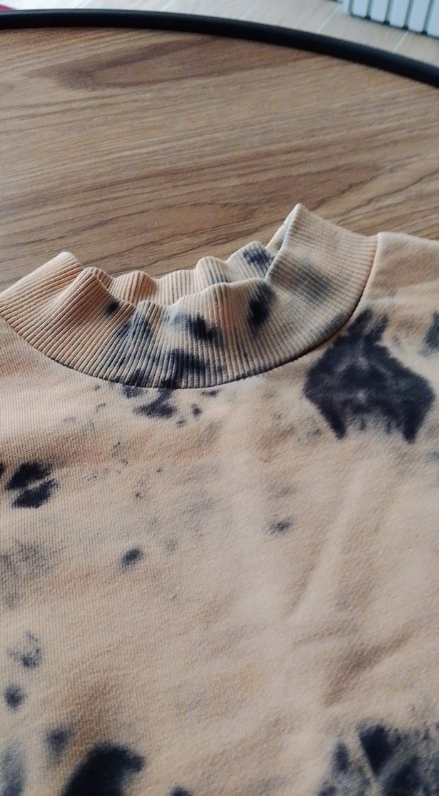 Bej Siyah Batik Desenli Kadın Sweatshirt - Görsel 2