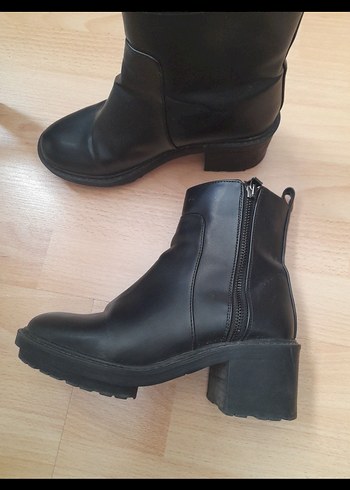 Siyah Deri Kadın Topuklu Bot - Görsel 2