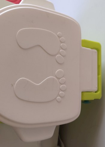 Fisher Price Renkli Yeşil Bebek Yürüteci