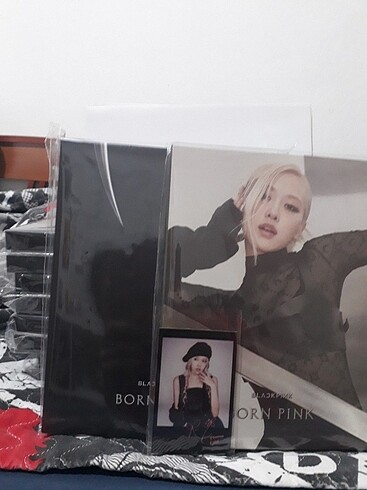 5 Born Pink - Black Version & 1 Rosé Digipack