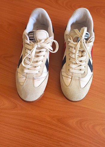 Kadın Beyaz Bağcıklı Spor Ayakkabı