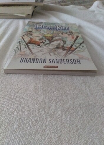  Beden Renk Beyaz Kum Brandon Sanderson 
