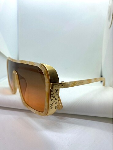 Louis Vuitton Güneş gözlüğü