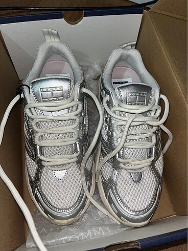 Tommy Hilfigher Beyaz Gümüş Deri Sneaker