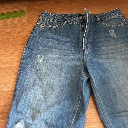 Trendyol & Milla Trendyol yırtık detaylı boyfriend jean