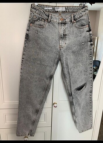 Bershka yırtık jean