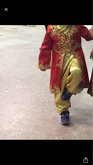 Kız çocuk bindallı