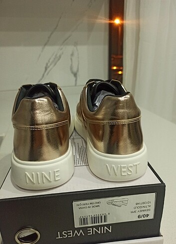 40 Beden Gold sneaker