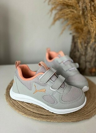 Puma gri pembe 