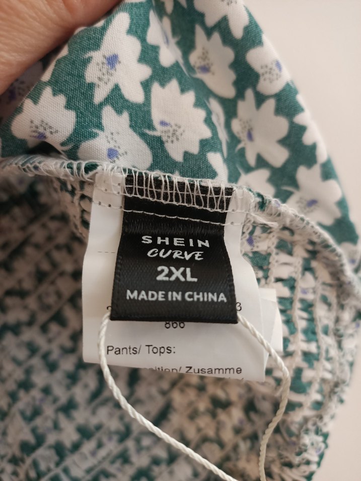 Shein 2XL.Yeşil Çiçek Desenli V Yaka Mini Crop Top - Görsel 3