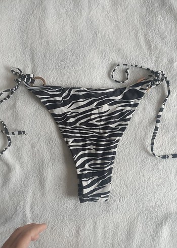 Primark 42 beden Zebra Desenli Bağcıklı Bikini Altı - Görsel 4