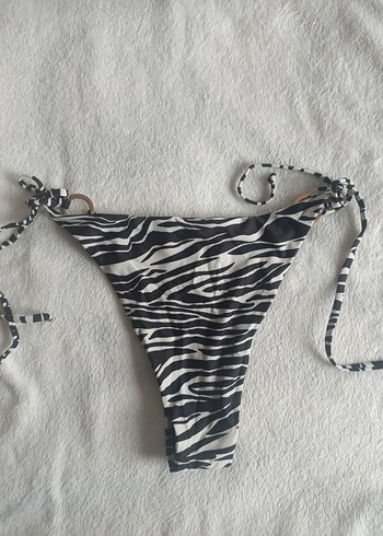 Primark 42 beden Zebra Desenli Bağcıklı Bikini Altı - Görsel 3