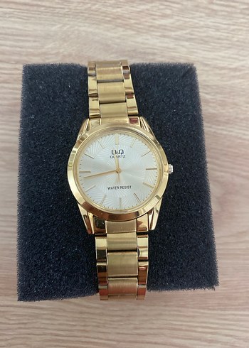 Klasik Parlak Altın Kadın Kol Saati - Görsel 3