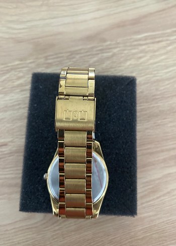 Klasik Parlak Altın Kadın Kol Saati - Görsel 5