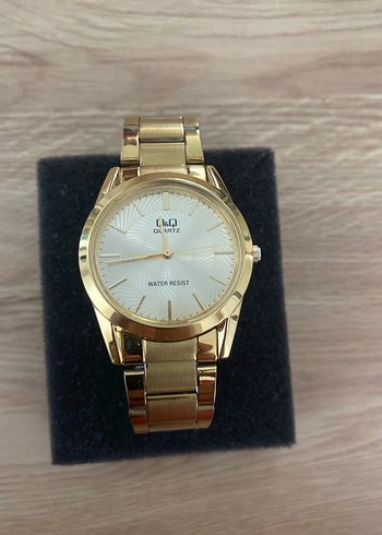 Klasik Parlak Altın Kadın Kol Saati - Görsel 4