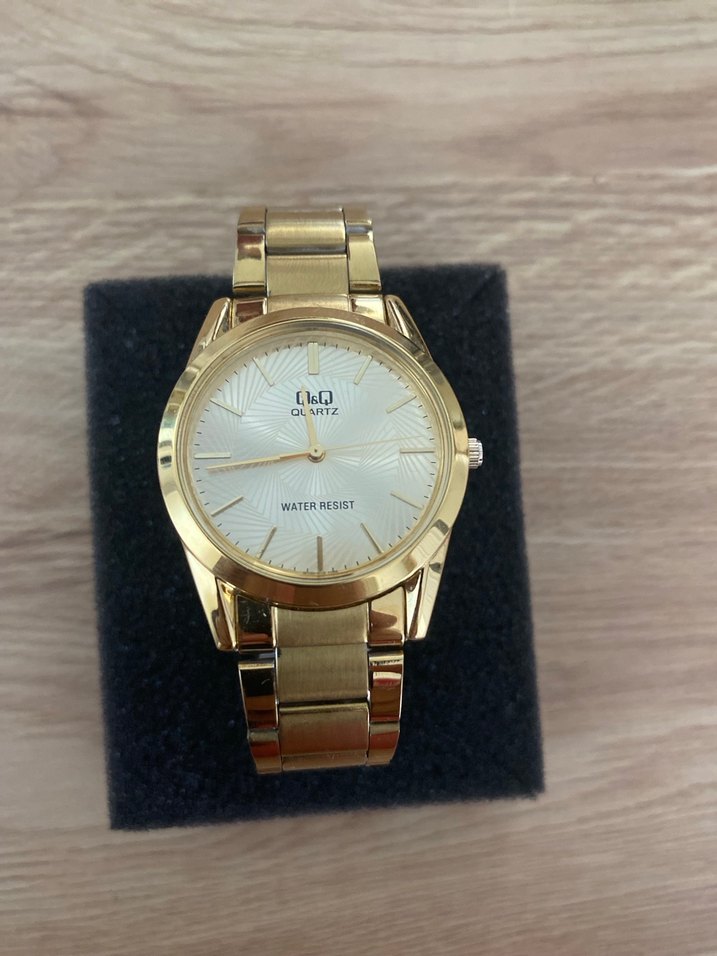 Klasik Parlak Altın Kadın Kol Saati - Görsel 4