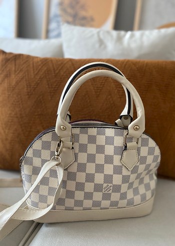 Klasik Beyaz Kareli Deri Kadın Çanta - Görsel 3