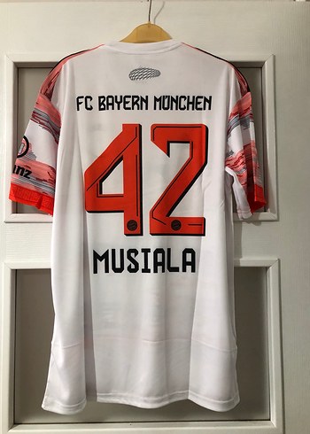 Diğer Beyaz Gri Baskılı Kısa Kollu Erkek Forma