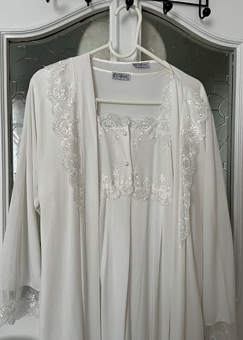 Uzun Kollu Nakışlı Beyaz Kadın Lohusa Takım - Görsel 3