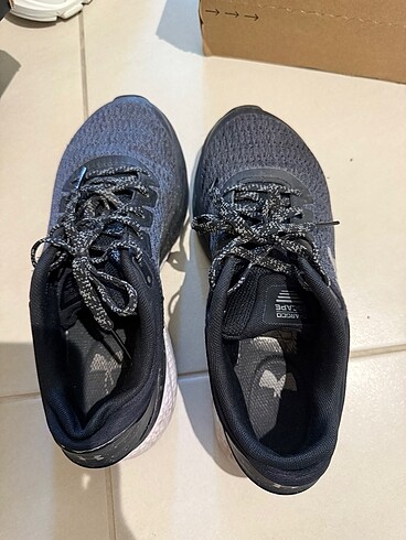 37,5 Beden siyah Renk Under armour ayakkabı