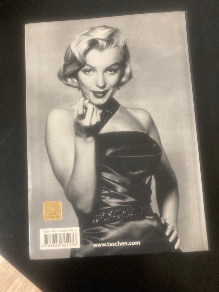 Monroe Movie Icons Mizah Kitabı - Görsel 2