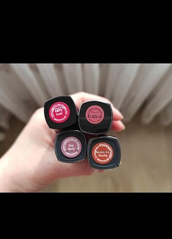 Avon Mat Ruj 