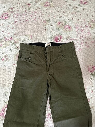 7 Yaş Beden haki Renk 7-8 yaşKoton pantolon