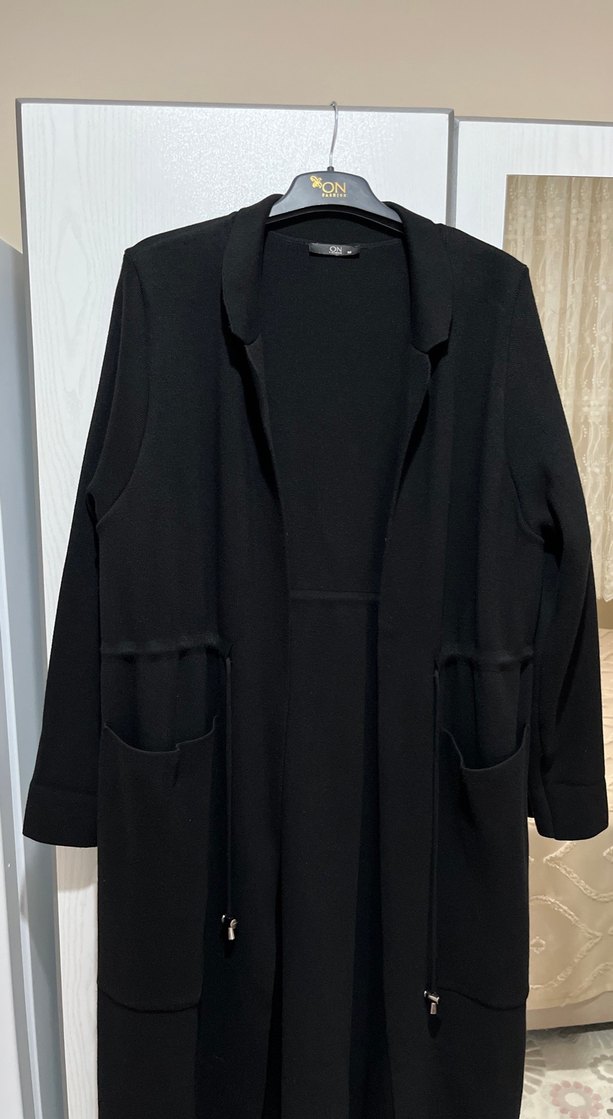 Kadın Siyah Uzun Kemerli Kaban - Görsel 3