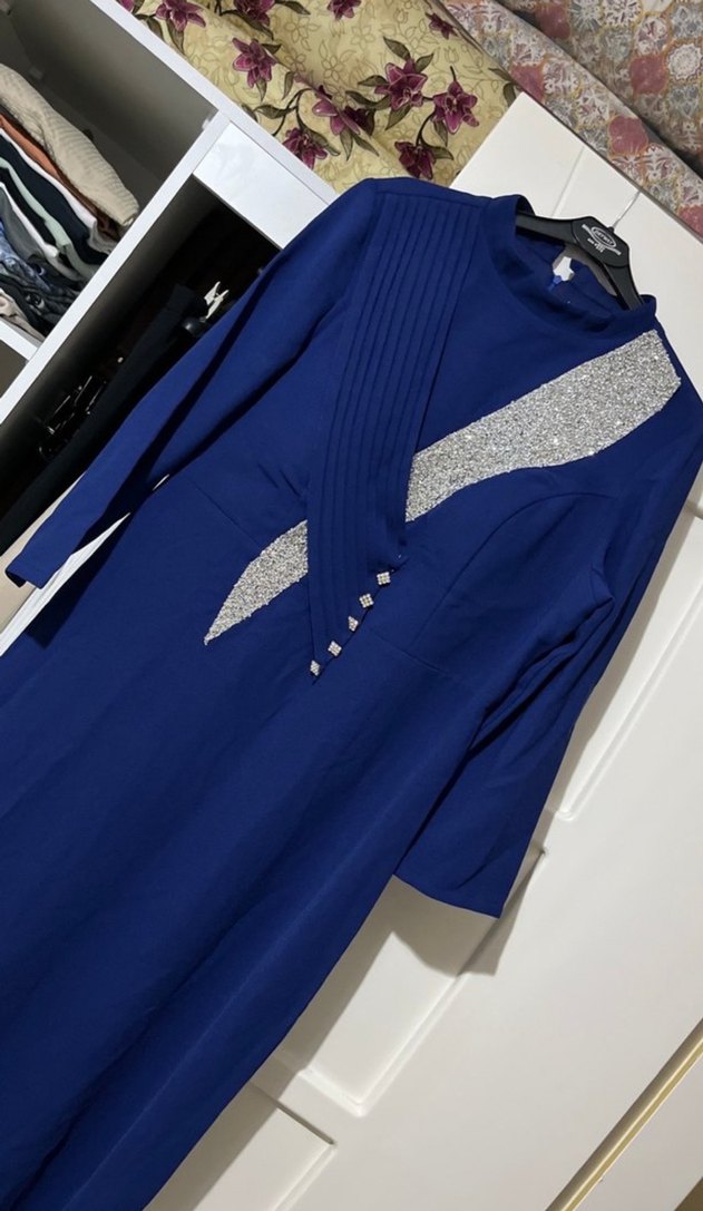 Düğmeli V Yakalı Uzun Lacivert Elbise - Görsel 2