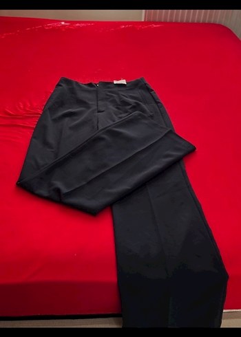 Kadın Siyah Pilili Midi Kumaş Pantolon - Görsel 2