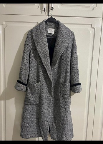 Gri Desenli Kadın Kaban - Görsel 4