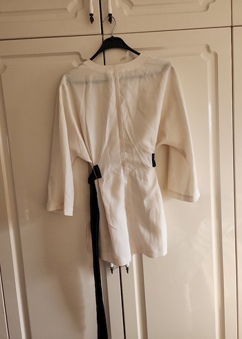 Beyaz Kemerli Kısa Kadın Ceket - Görsel 6