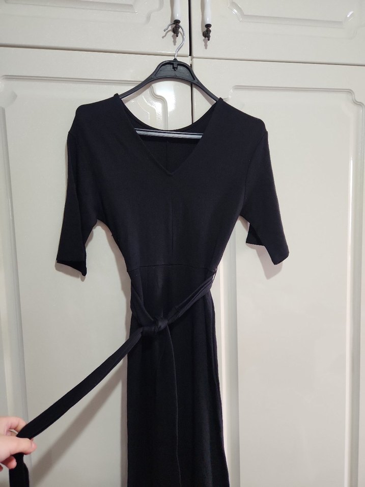 Drapeli Siyah Uzun Keten Elbise - Görsel 2