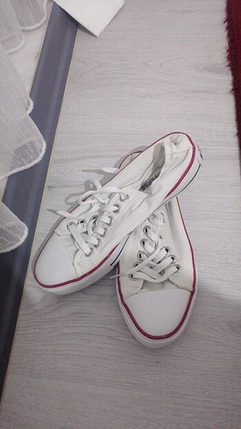 38 Beden beyaz Renk Orijinal converse