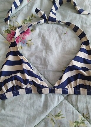 Bikini üstü
