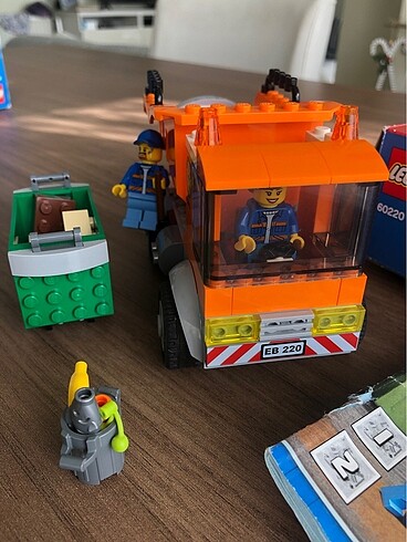  Beden Lego City 60220 çöp kamyonu