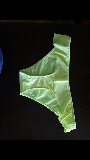 neon bikini altı