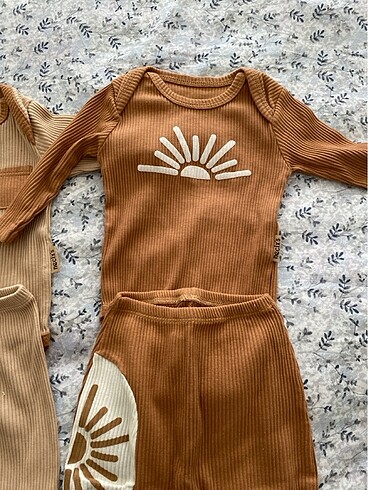 Diğer Güneş baskılı Unisex Bebek alt üst takım